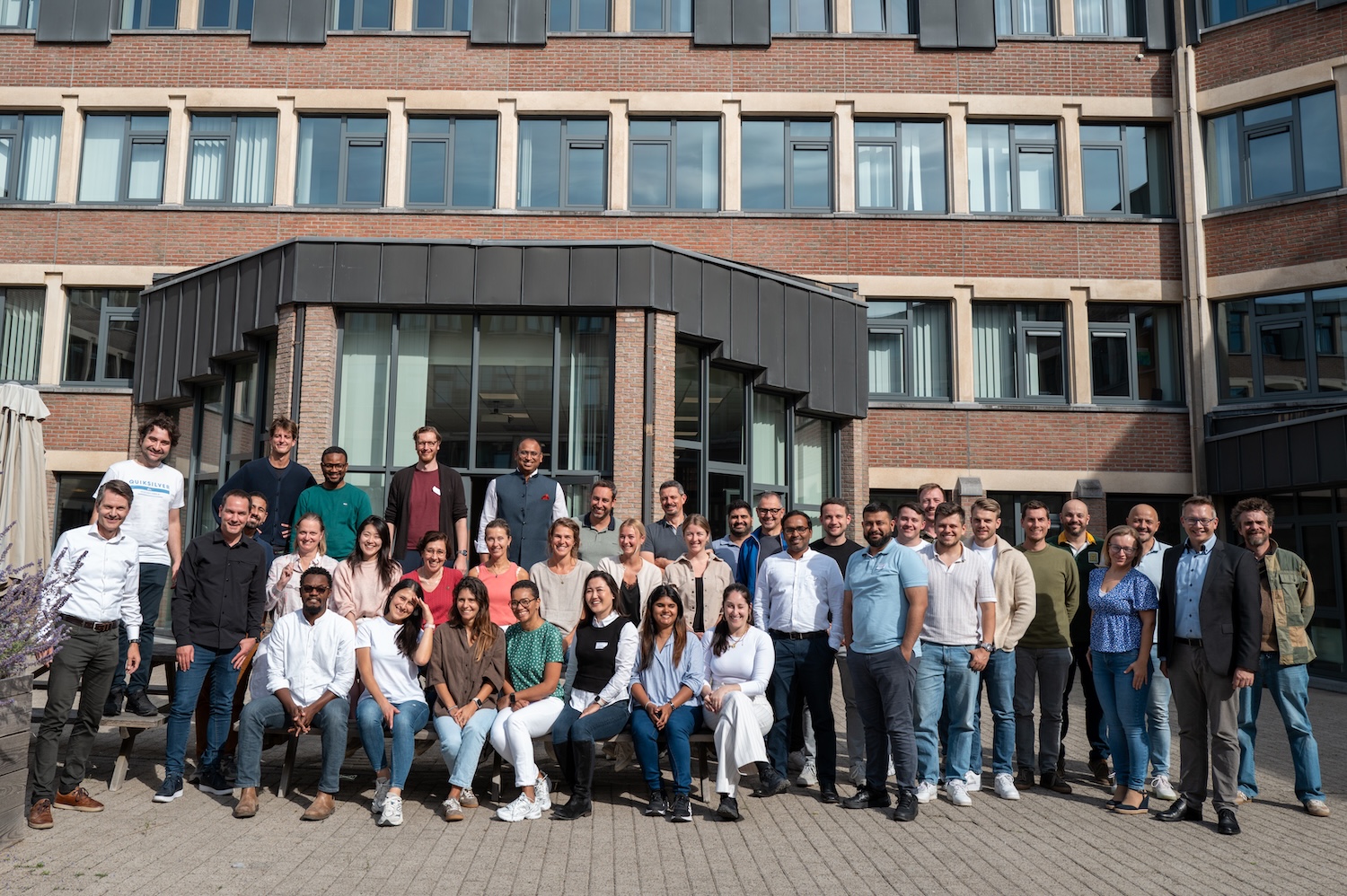 Group photo of students at THM Business School and BMI Brussels at Louvain-la-neuve business school
